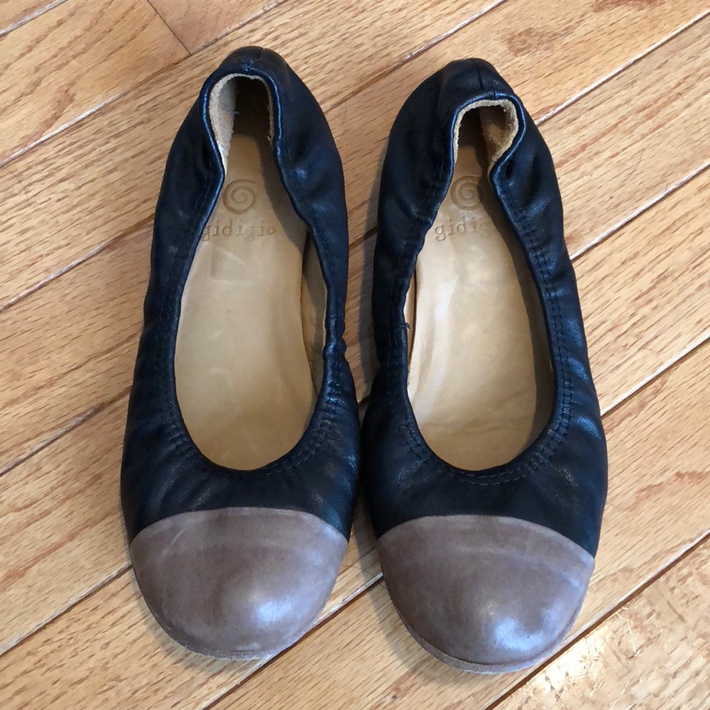 •Gidigio• Stylish Italian leather flats
